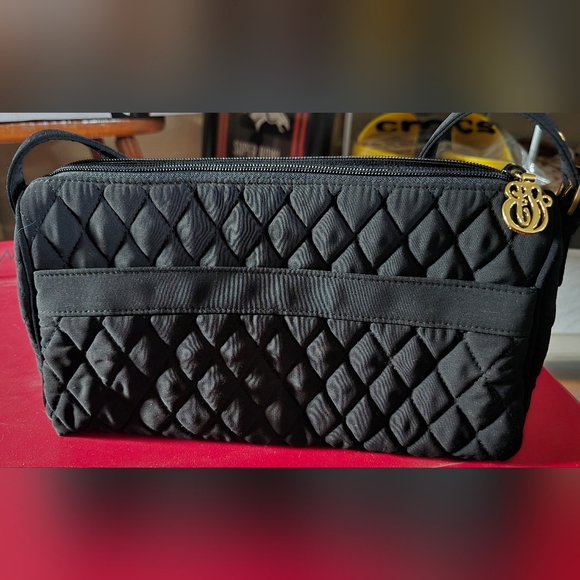 Vera Bradley Handbags - Vera bradley black Qulited purse